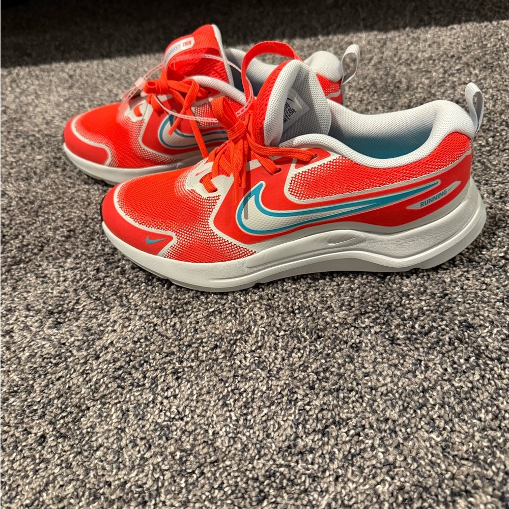 Nike Cosmic Running Shoe